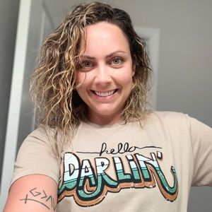 Brand new! Hello Darlin Tee